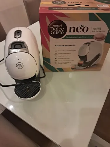 Máquina de Café Expresso Dolce Gusto NEO