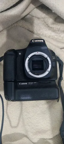CANON EOS 30D + GRIP ORIGINAL BG-E2N + 2 BATERIAS