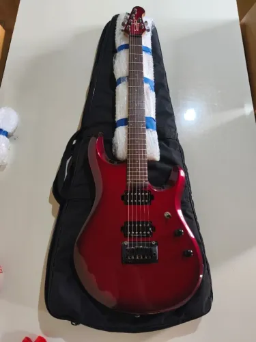 Guitarra OLP Licenciada MM - Petrucci Model - tarraxas com trava e Seymour Duncan