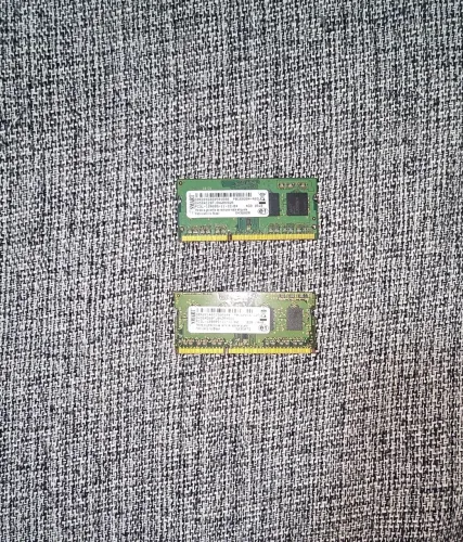 Memória RAM Samsung 4GB DDR3L 1600MHz PC3L-12800S<br><br>Notebook
