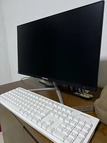 Computador All in One 4GB RAM