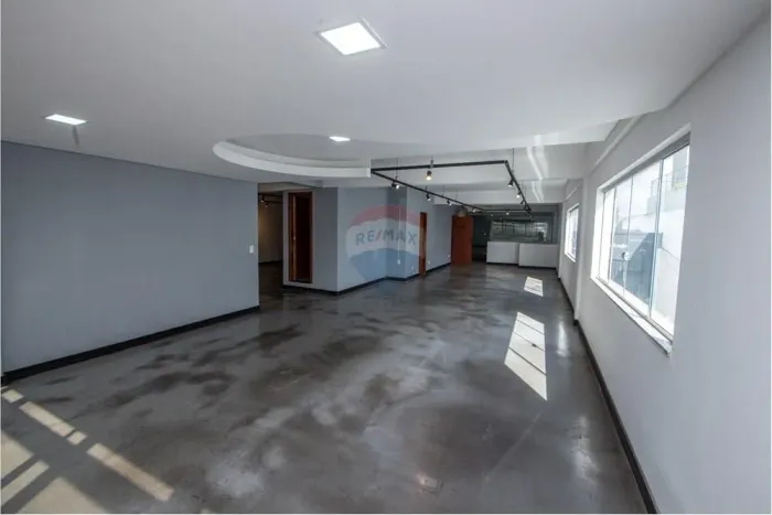 Prédio comercial para aluguel no Bairro Estoril/BH