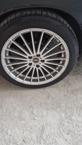 Pneus e rodas aro 19 GM