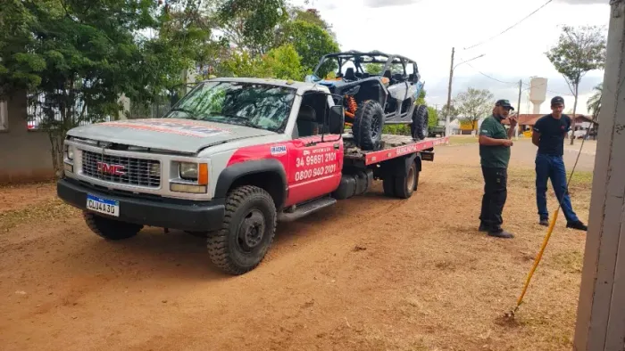 Vendo ou troco por outro caminhão guincho ou 3/4
