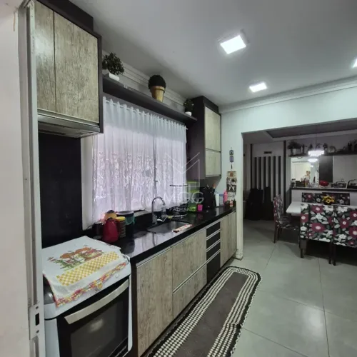 Casa à venda no Jd. Cafezal