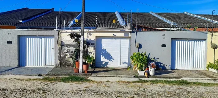 Casa plana em rua privativa no Eusébio - Ce