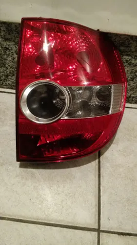 Lanterna traseira direita Volkswagen fox 2005