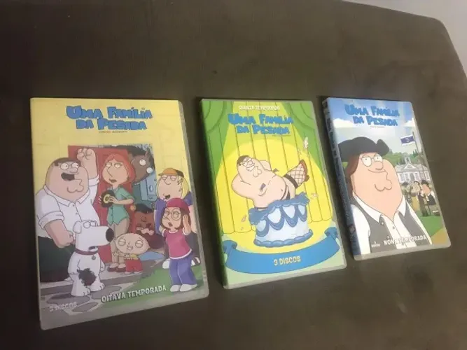 Lote com 3 DVDs de Temporadas de Uma Família da Pesada Completos