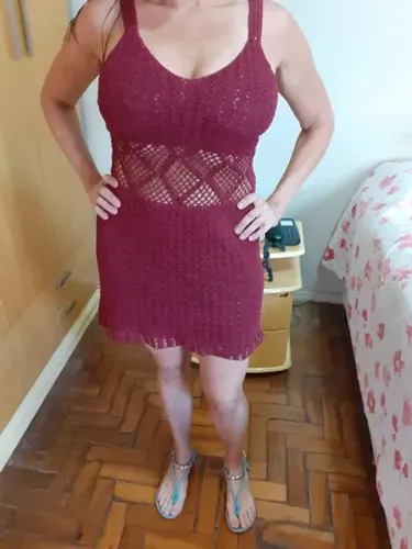 Vendo vestido/saída de praia vinho, de tricô