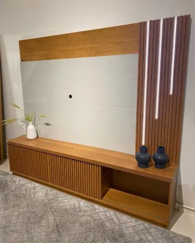 Estante Home 2 Portas Ripadas Para Tv até 75 Polegadas Com Led Cacata