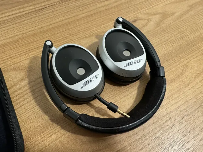 Bose TriPort On-Ear Headphone