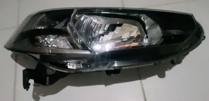 HONDA WRV/ W-RV  FAROL LADO DIREITO C/ LED