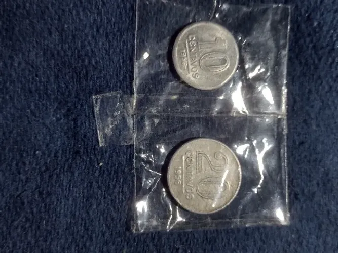 Moedas de 10 e 20 centavos de 1956