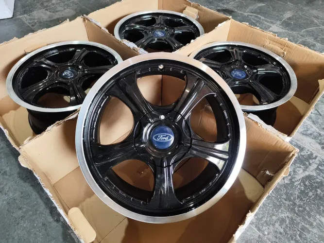 Rodas R15 esportiva Ford- Aceito Cartão