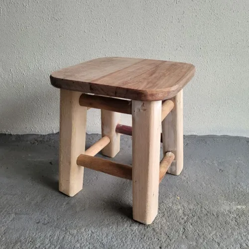 Banquinho de Madeira 25cm direto de fábrica!! Criciúma 