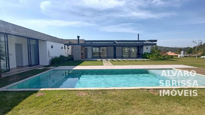 Casa térrea com piscina e 5 suítes no Condomínio Terras de São José II em Itu SP ac:550m2
