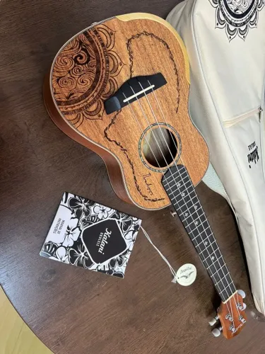 Ukulele Acústico Kalani Signature Nalu + Bag