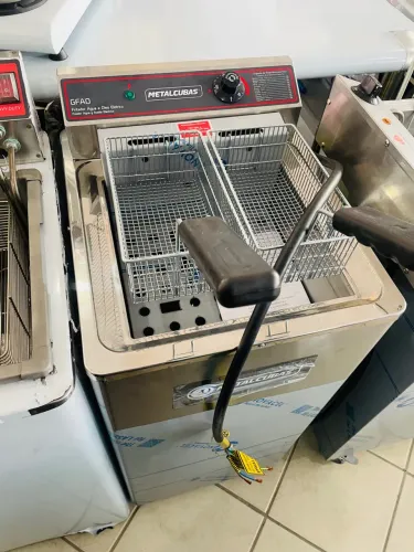 MB Fritadeira Água e óleo 18L Metalcubas 5.000W