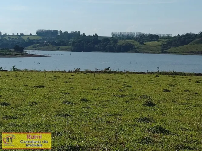 Vende-se Chácaras a Beira da Represa em Carlopolis PR
