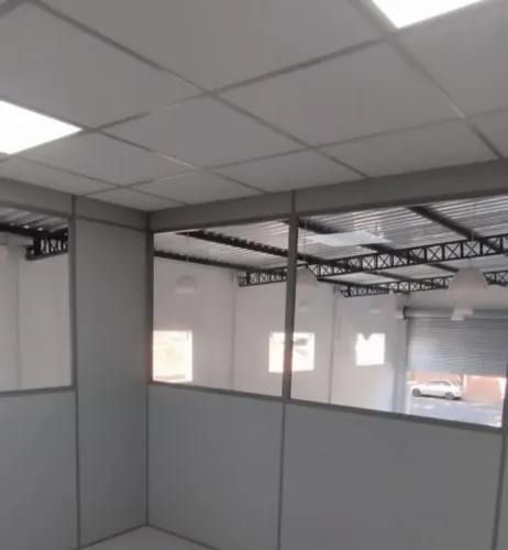 DIVISÓRIAS EUCATEX NOVAS NA COR CINZA CRISTAL 