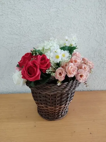 Cesto Cachepot em Vime de Flores Rosas Artificial Muito Linda!!!