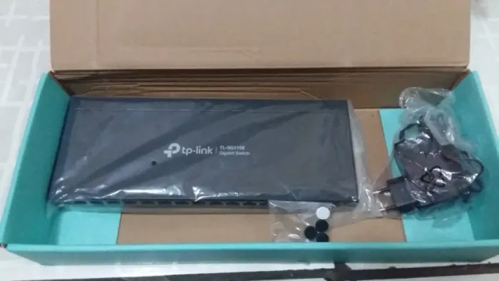 Switch Gigabit de 16 portas TP-Link TL-SG116E Gerenciamento inteligente fácil Plug & Play