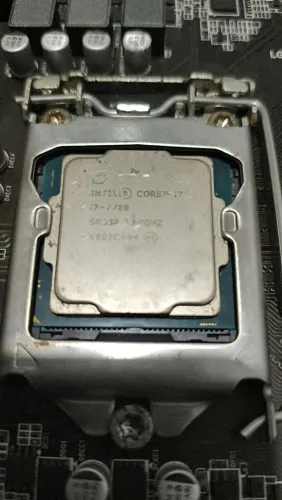 I7 7700