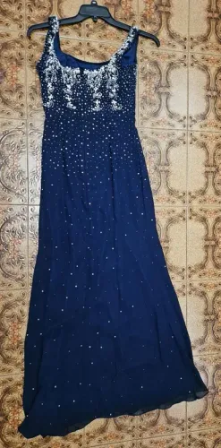 Vestido Longo de Festa Azul Marinho Bordado Pedrarias
