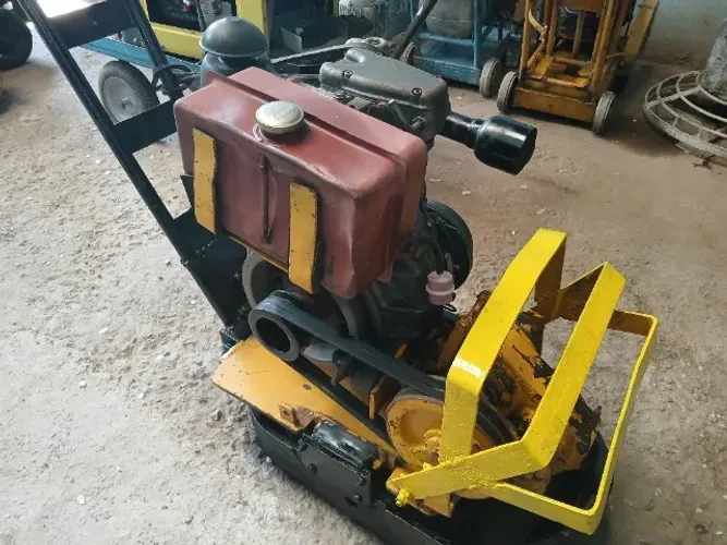Compactador CM20 Dynapac com motor a diesel Agrale M80 tipo Placa vibratória usado