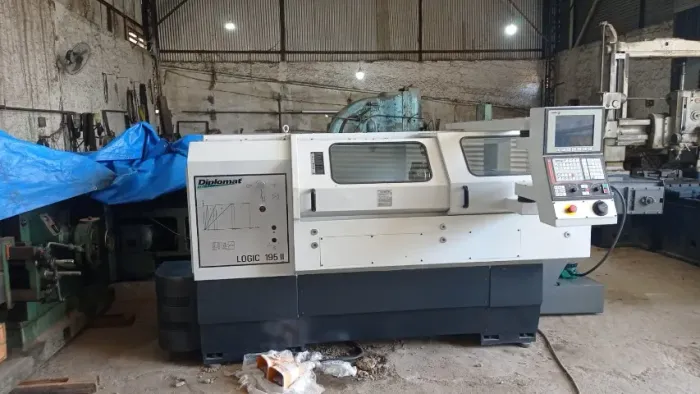 Torno CNC Logic.195II, Nardini com Comando Fagor + transportador de Cavaco. reformada.