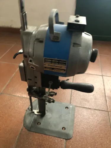 Máquina de corte de tecido