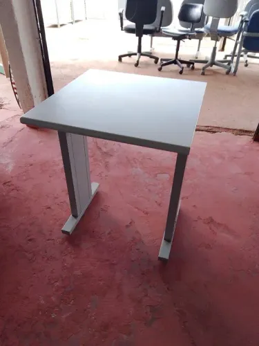 Mesa de Escritório Branca Simples