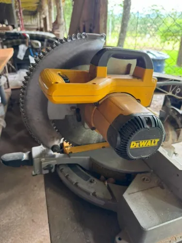 Serra de esquadria Dewalt (12 polegadas)