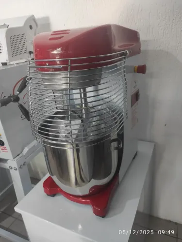 Bh Batedeira planetária industrial 18L