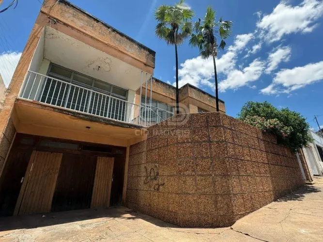 Sobrado comercial à venda no Bandeirantes