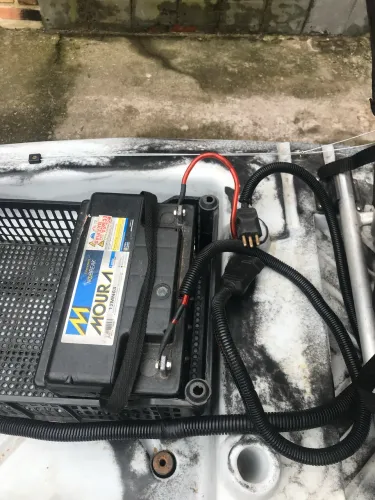 Caiaque com motor elétrico 