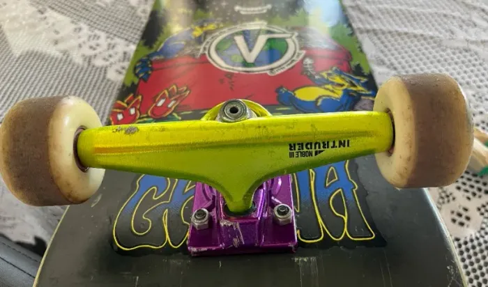 Skate usado poucas vezes.