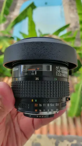 Lente NIKON 24-50mm 3.3/4.5 D