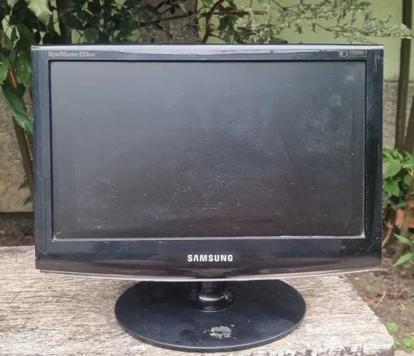 Monitor Samsung 15 polegadas. 