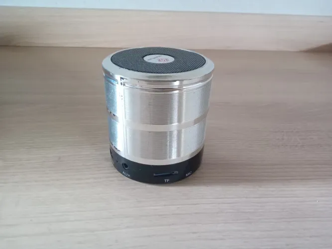 Mini caixinha de som portátil 