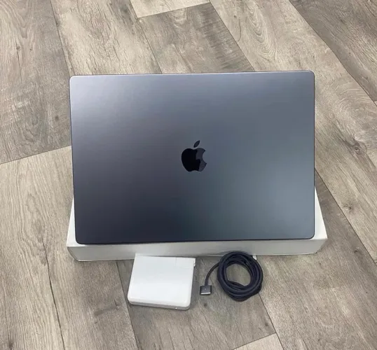 MacBook Pro M4 Pro seminovo 