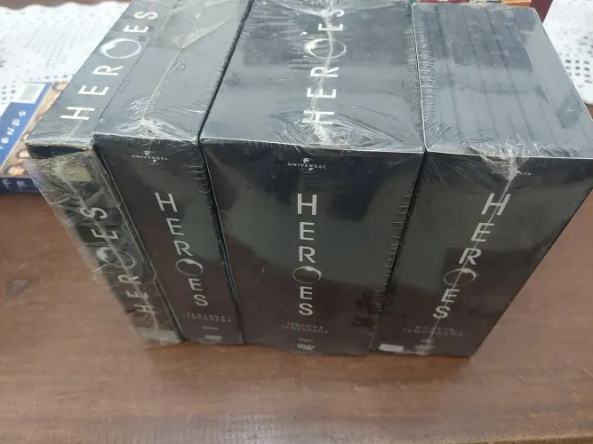 Box Completo Heroes - 4 Temporadas