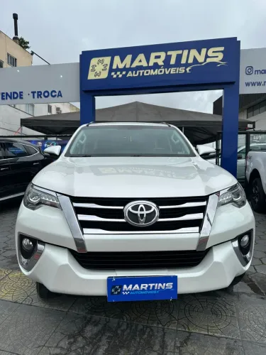Toyota Hilux SW4 SRX 4X4 2.8 TDI 16V Dies. Aut. 2017