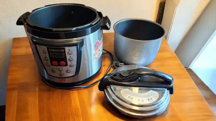 Panela de Pressão Elétrica Importada BOSCH (vendendo por causa de mudança)