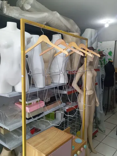 Cabides silhueta em madeira aramados 3D NOVOS!