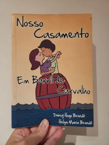 Livro nosso casamento em barril de Carvalho