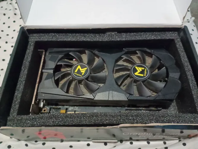 Rx580 liga e não dá video