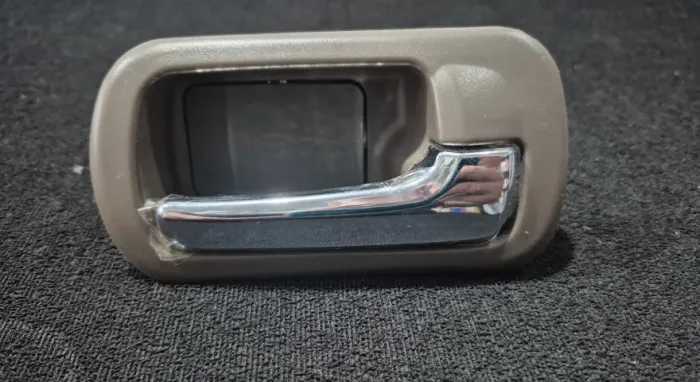 Maçaneta Interna traseira direita Honda Civic 1.7 2001 ate 2006 Marrom Puxador Cromado