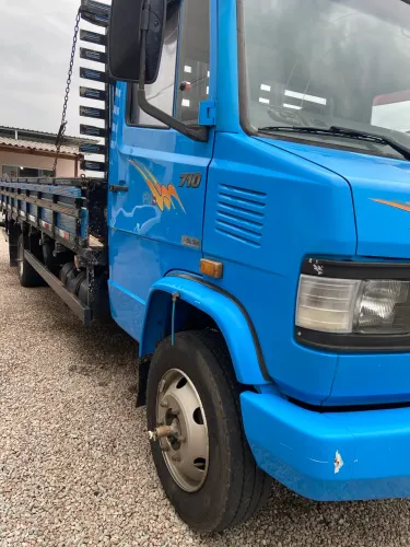 Mercedes bens 710 plus carroceria 6.20 metros