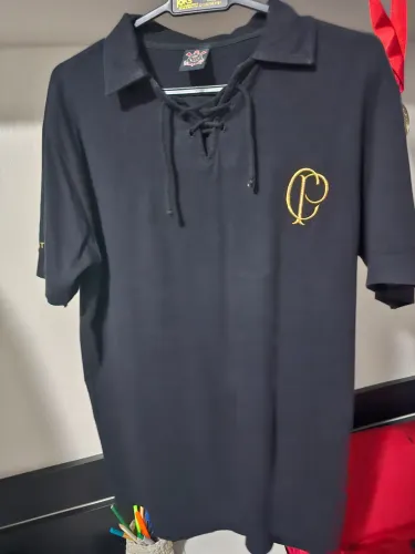 Corinthians - Camisa Retrô - Modelo Preto com Detalhes Dourados - Tamanho G